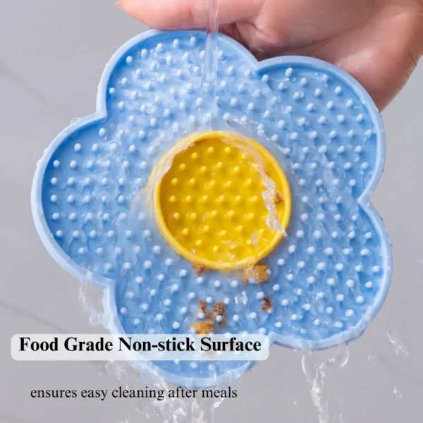 10001 Dimensions of sunflower silicone pet lick mat feeding tray for dogs and cats