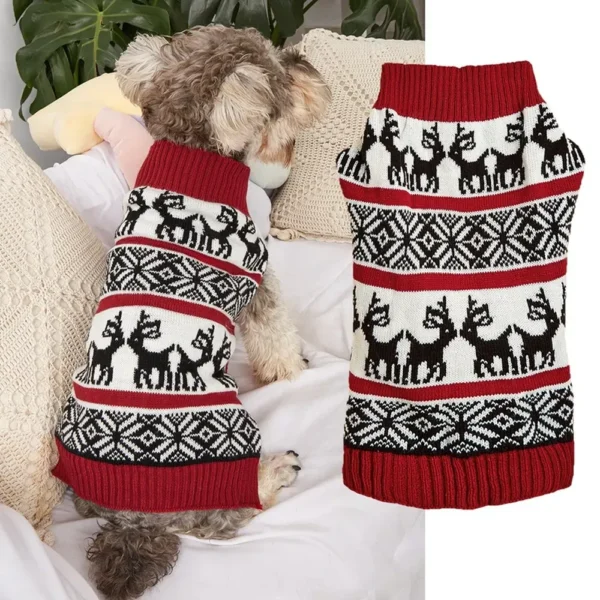 10004 Close-up of acrylic knit texture and reindeer pattern on Christmas dog sweater – soft and warm material
