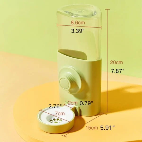 10004 Green round head hanging water bottle for small pets with no-drip design