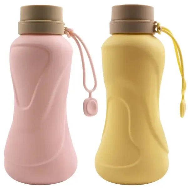 10007 Cat drinking from portable silicone foldable pet travel water cup during trip