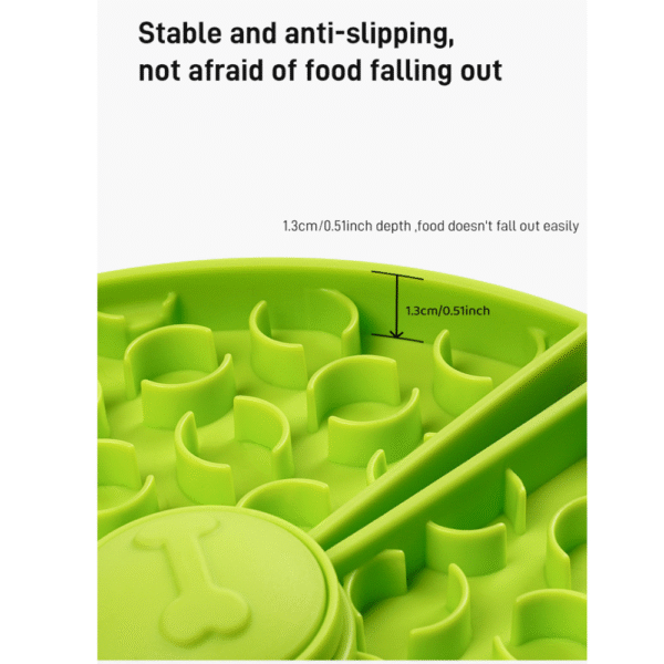 10009 Close-up of rotating layers on pet slow feeder bowl showing anti-gulping design