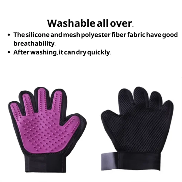 10002 Pet grooming glove in action – bathing, massaging, and removing loose fur