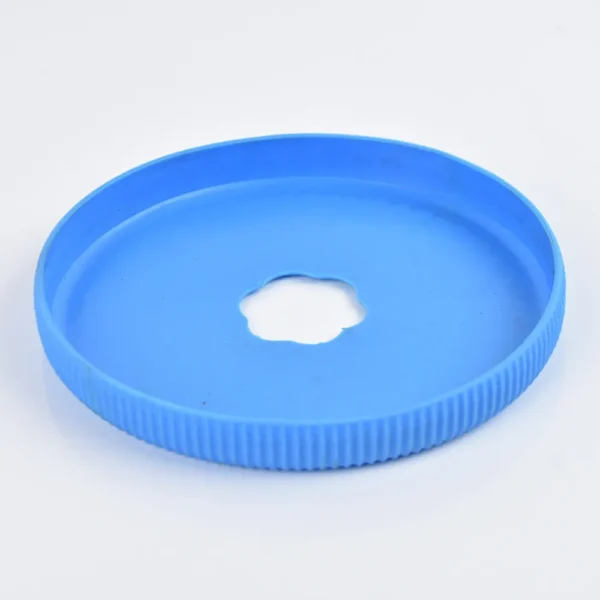 10003 Close-up of detachable anti-slip base on stainless steel pet bowl