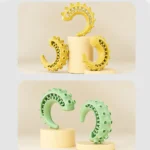 10003 Dog playing with octopus tentacle chew toy – wholesale treat dispenser pet toy for shops