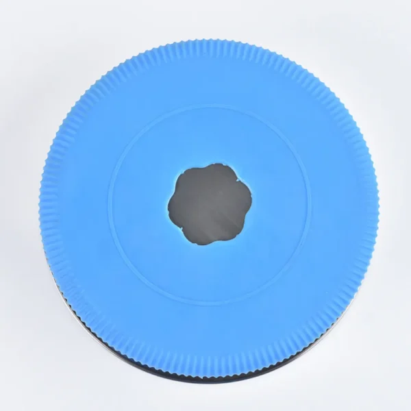 10004 Close-up of detachable anti-slip base on stainless steel pet bowl