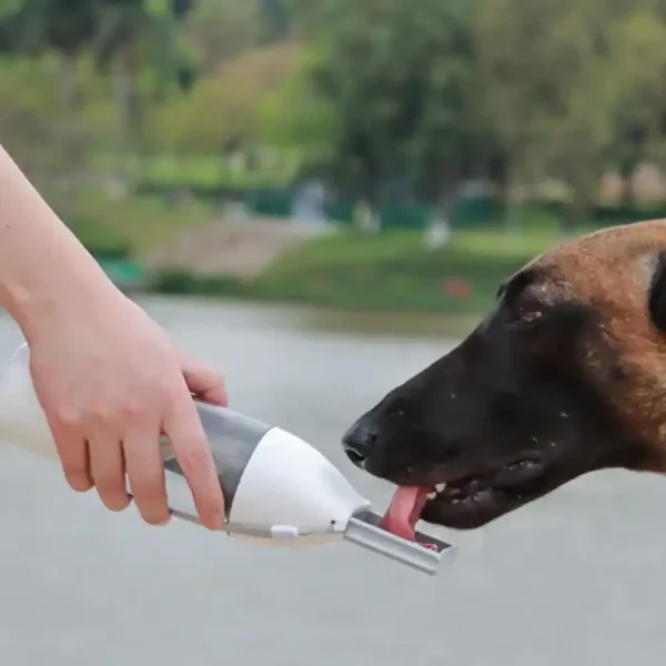 10005 One-hand operation portable dog water bottle with leak-proof switch