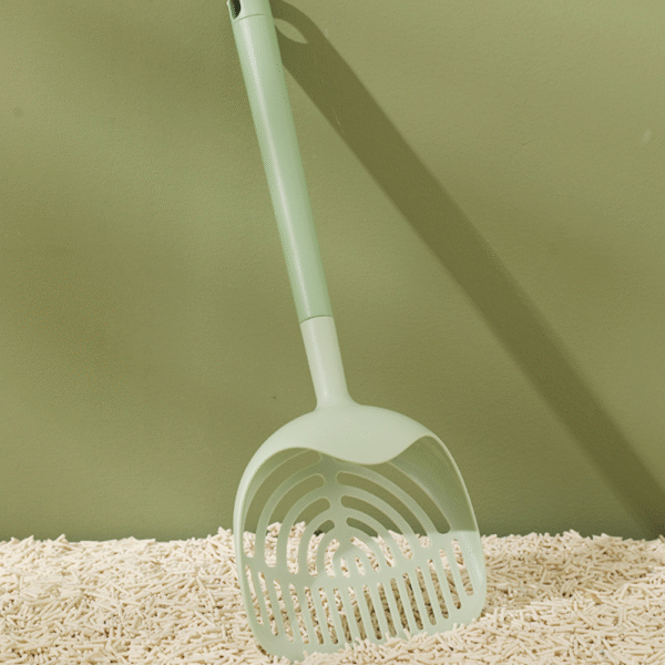 10008 Cat litter scoop with long handle used for cleaning cat litter box
