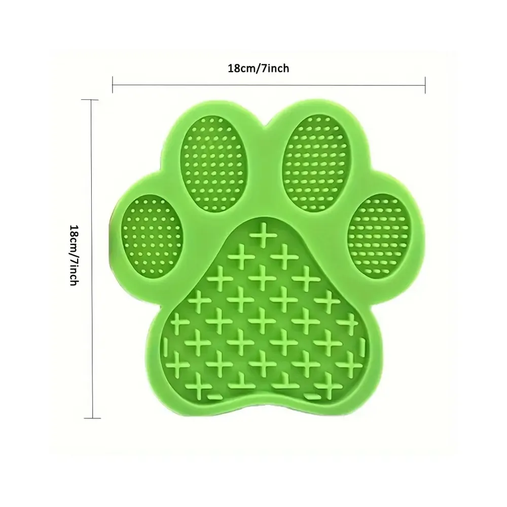 Size chart and measurements of paw-shaped silicone lick mat for dogs and cats