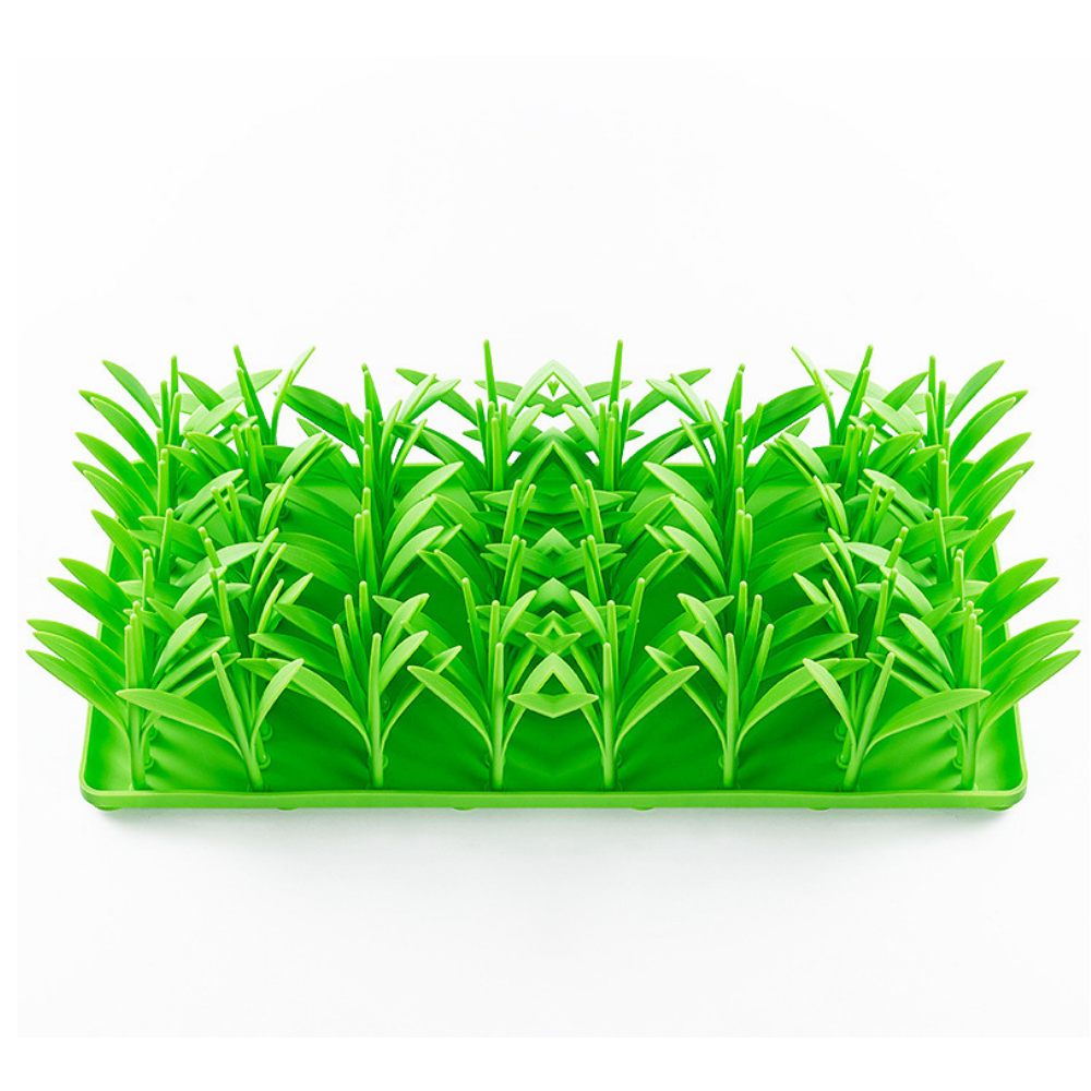 Grass-like silicone slow feeder mat with suction cups for dogs and cats – front view